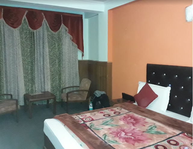 Nadi Kinare  Mall Road Manali(Riverside resort)  Tibetan Colony | Deluxe River side room